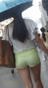 黄紧热裤上身透明