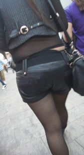 紧身包臀黑丝少妇屁股大