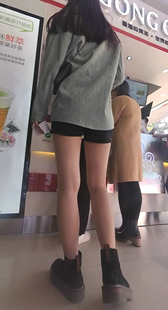 展会上长腿小妹