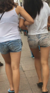 街拍热裤4姐妹