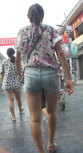 高跟紧牛长腿少妇