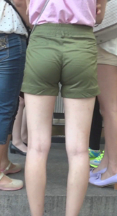 小屁屁勒成这样不难受