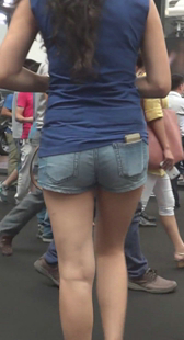 长腿包臀牛仔少妇