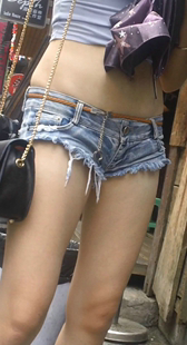 性感短裤露腰真开放