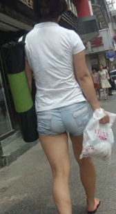 小少妇牛仔包这么紧