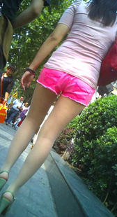 高跟热裤大长腿