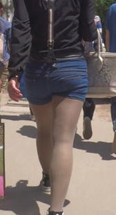 包臀紧牛肉丝小少妇