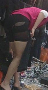 极品美少妇当场换裙子