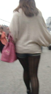 牛仔热裤黑丝真会扭