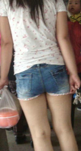 大屁股白腿小妹