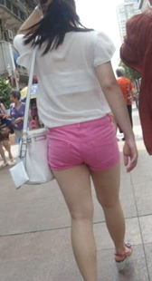 高挑圆臀粉色热裤