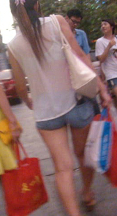 翘臀小少妇透明上衣