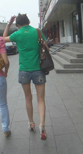 长腿热裤少妇开发多