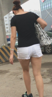 白紧热裤少妇内痕紧