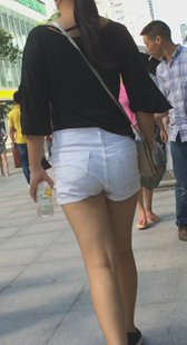 紧身包臀白热裤