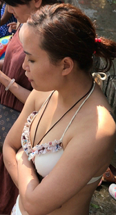 性感泳衣熟女美胸器