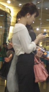 这少妇穿得好透明