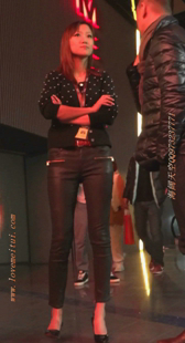 超紧布裤性感少妇