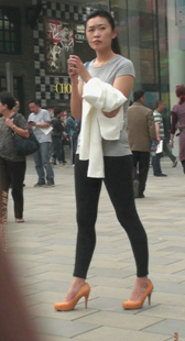 黄高跟大屁股少妇