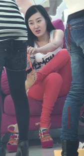 性感大屁股少妇换装