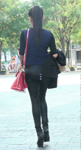 黑色皮裤黑色高跟的没美臀少妇
