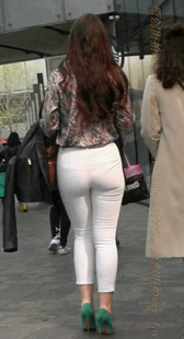 白色紧牛的大屁股丰满少妇