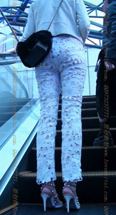 白色蕾丝的凉高跟美腿气质少妇