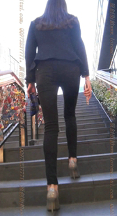 黑裤的长腿高跟小姐姐