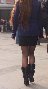 跟拍性感黑丝少妇