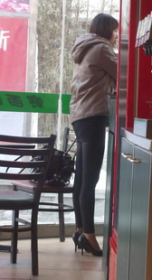 这腿看起来好长