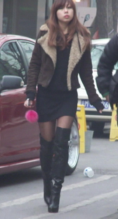 漂亮的黑丝小妹