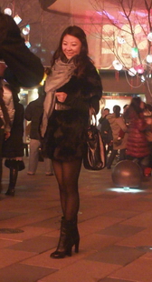 少妇笑得好开心