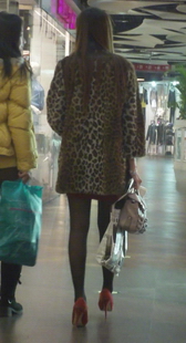 高跟黑丝性感少妇