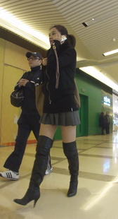 跟拍性感肉色丝袜少妇