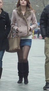 少妇看起来好清纯呀