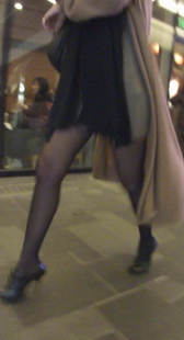 跟拍高挑黑丝少妇