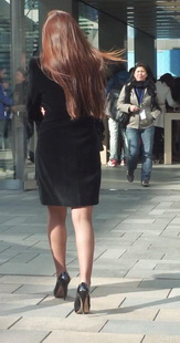 跟拍高跟美少妇