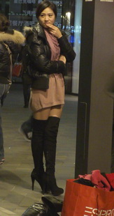 高跟丝袜美腿性感少妇