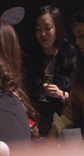 豹纹跟高，黑丝少妇