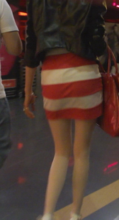 街拍日系海军风来袭，美女身材很棒