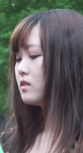 街拍豹纹上衣凉鞋美眉