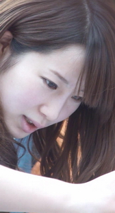 街拍短裙超级美女，黑丝看多了看看花纹黑丝绝对提神