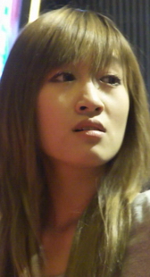 长腿黄发美女和牛仔美女难道是基友