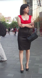 街拍丰满风骚美熟妇