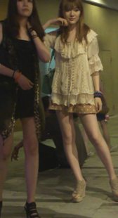 街拍日系可爱美腿正妹