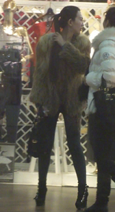 商场大长腿高跟小少妇