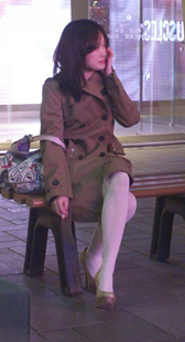 白丝小妹被发现了