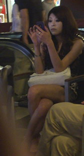 这少妇笑起来可真是