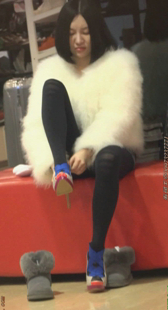 丝袜短裙穿鞋子