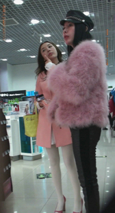 白丝红高跟少妇